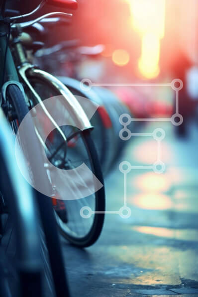 Intra Συλλεκτικό Ξύλινο Παζλ Plywood  4mm - Ποδήλατα παρκαρισμένα κατά μήκος ενός δρόμου στο ηλιοβασίλεμα Σε Ξύλινο Κουτί - Διαστάσεις Puzzle: 10x10 cm – 25 κομμάτια