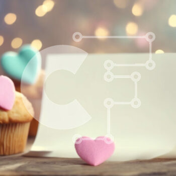 Intra Συλλεκτικό Ξύλινο Παζλ Plywood  4mm - Ρομαντικά cupcakes με διακοσμητικά καρδιά σε φωτισμένο φόντο Σε Ξύλινο Κουτί - Διαστάσεις Puzzle: 10x10 cm – 25 κομμάτια - Image 1