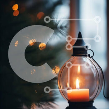 Intra Συλλεκτικό Ξύλινο Παζλ Plywood  4mm - Γυάλινο φανάρι κεριών στο περβάζι παραθύρου με χριστουγεννιάτικο δέντρο Σε Ξύλινο Κουτί - Διαστάσεις Puzzle: 10x10 cm – 25 κομμάτια - Image 1