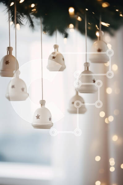 Intra Συλλεκτικό Ξύλινο Παζλ Plywood  4mm - Χριστουγεννιάτικο δέντρο στολισμένο με λευκές καμπάνες Σε Ξύλινο Κουτί - Διαστάσεις: 10x10 cm – 25 κομμάτια