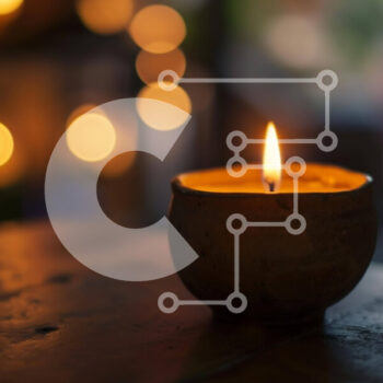 Intra Συλλεκτικό Ξύλινο Παζλ Plywood  4mm - Μονό αναμμένο κερί σε ξύλινο τραπέζι Σε Ξύλινο Κουτί - Διαστάσεις Puzzle: 10x10 cm – 25 κομμάτια - Image 1