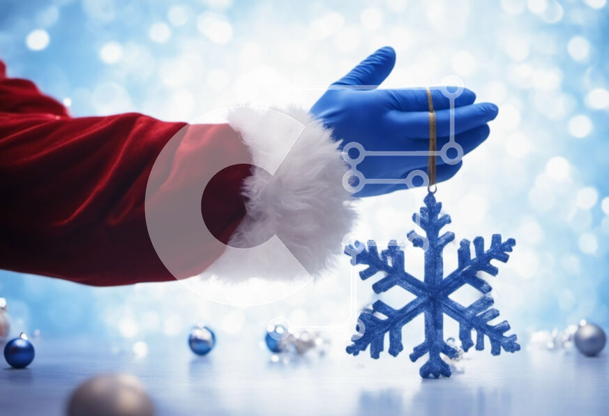 Intra Συλλεκτικό Ξύλινο Παζλ Plywood  4mm - Άγιος Βασίλης που κρατά μια διακόσμηση νιφάδα χιονιού Σε Ξύλινο Κουτί - Διαστάσεις: 10x10 cm – 25 κομμάτια