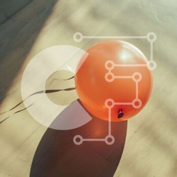 Intra Συλλεκτικό Ξύλινο Παζλ Plywood  4mm - Ξεφουσκωμένο πορτοκαλί μπαλόνι στο φως του ήλιου Σε Ξύλινο Κουτί - Διαστάσεις Puzzle: 10x10 cm – 25 κομμάτια - Image 1