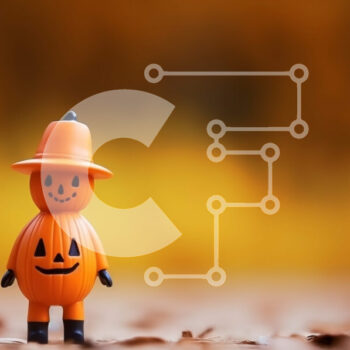 Intra Συλλεκτικό Ξύλινο Παζλ Plywood  4mm - Πορτοκαλί παιχνίδι κολοκύθας με καπέλο Jack-o'-lantern στα φθινοπωρινά φύλλα Σε Ξύλινο Κουτί - Διαστάσεις Puzzle: 10x10 cm – 25 κομμάτια - Image 1