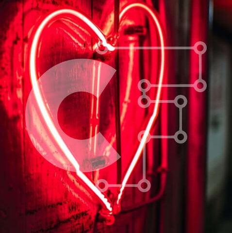 Intra Συλλεκτικό Ξύλινο Παζλ Plywood  4mm - Κόκκινη πινακίδα νέον σε σχήμα καρδιάς σε παλιά ξύλινη πόρτα Σε Ξύλινο Κουτί - Διαστάσεις Puzzle: 10x10 cm – 25 κομμάτια - Image 1