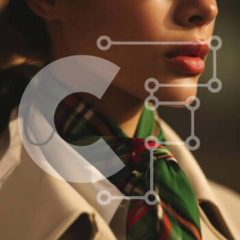 Intra Συλλεκτικό Ξύλινο Παζλ Plywood  4mm - Γυναίκα με παλτό και καπέλο που κοιτάζει μακριά Σε Ξύλινο Κουτί - Διαστάσεις Puzzle: 10x10 cm – 25 κομμάτια - Image 1