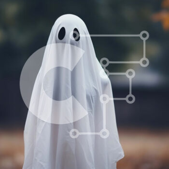 Intra Συλλεκτικό Ξύλινο Παζλ Plywood  4mm - Φάντασμα με λευκό φόρεμα σε ένα φθινοπωρινό δάσος Σε Ξύλινο Κουτί - Διαστάσεις Puzzle: 10x10 cm – 25 κομμάτια - Image 1