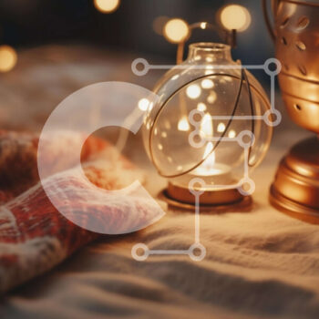 Intra Συλλεκτικό Ξύλινο Παζλ Plywood  4mm - Φανάρι υπό το φως των κεριών με χριστουγεννιάτικα φώτα Σε Ξύλινο Κουτί - Διαστάσεις Puzzle: 10x10 cm – 25 κομμάτια - Image 1