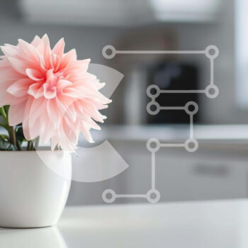 Intra Συλλεκτικό Ξύλινο Παζλ Plywood  4mm - Λευκό βάζο με ροζ λουλούδι στον πάγκο της κουζίνας Σε Ξύλινο Κουτί - Διαστάσεις Puzzle: 10x10 cm – 25 κομμάτια - Image 1