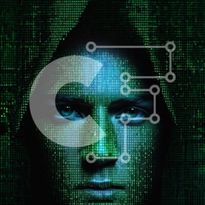 Intra Συλλεκτικό Ξύλινο Παζλ Plywood  4mm - Ανδρικό πρόσωπο καλυμμένο με πράσινα και μπλε εικονοστοιχεία - Έννοια τεχνητής νοημοσύνης Σε Ξύλινο Κουτί - Διαστάσεις Puzzle: 10x10 cm – 25 κομμάτια - Image 1