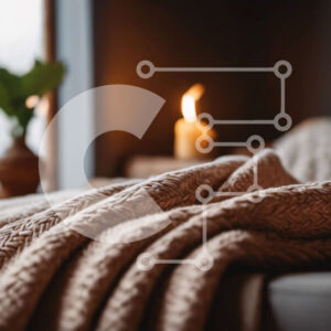 Intra Συλλεκτικό Ξύλινο Παζλ Plywood  4mm - Άνετο σαλόνι με κουβέρτες και κεριά Σε Ξύλινο Κουτί - Διαστάσεις Puzzle: 10x10 cm – 25 κομμάτια