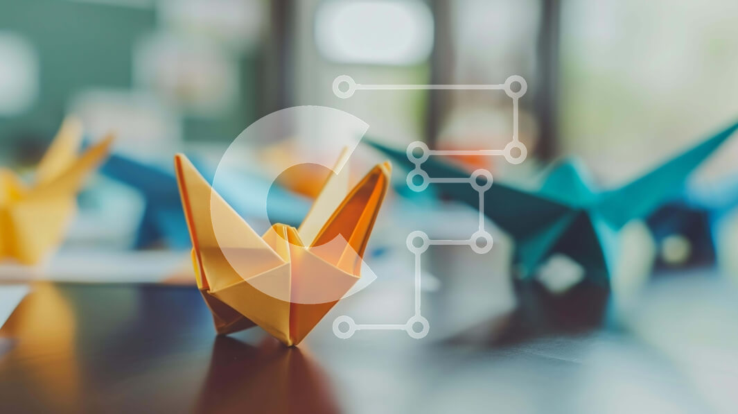 Intra Συλλεκτικό Ξύλινο Παζλ Plywood  4mm - Πολύχρωμα πουλιά Origami σε ξύλινο τραπέζι Σε Ξύλινο Κουτί - Διαστάσεις Puzzle: 10x10 cm – 25 κομμάτια