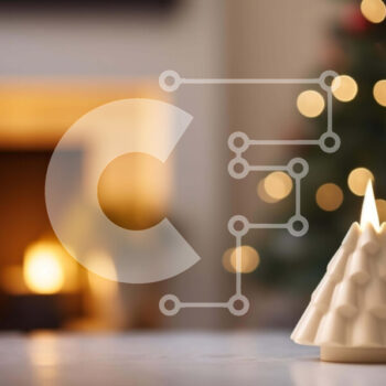 Intra Συλλεκτικό Ξύλινο Παζλ Plywood  4mm - Αναμμένο κερί στο τραπέζι μπροστά από το τζάκι Σε Ξύλινο Κουτί - Διαστάσεις: 10x10 cm – 25 κομμάτια - Image 1