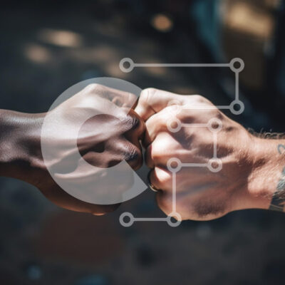 Intra Συλλεκτικό Ξύλινο Παζλ Plywood  4mm - Γροθιά χτύπημα ανάμεσα σε δύο φίλους που συμβολίζουν την ενότητα Σε Ξύλινο Κουτί - Διαστάσεις Puzzle: 10x10 cm – 25 κομμάτια - Image 1