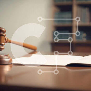 Intra Συλλεκτικό Ξύλινο Παζλ Plywood  4mm - Δικαστήριο Gavel and Open Book Σε Ξύλινο Κουτί - Διαστάσεις Puzzle: 10x10 cm – 25 κομμάτια - Image 1