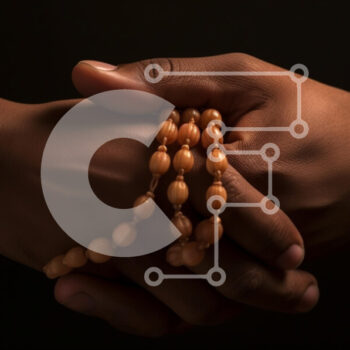 Intra Συλλεκτικό Ξύλινο Παζλ Plywood  4mm - Πλεγμένα χέρια με χάντρες προσευχής Σε Ξύλινο Κουτί - Διαστάσεις Puzzle: 10x10 cm – 25 κομμάτια - Image 1