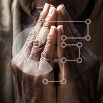 Intra Συλλεκτικό Ξύλινο Παζλ Plywood  4mm - Προσευχή Χέρια Σε Ξύλινο Κουτί - Διαστάσεις Puzzle: 10x10 cm – 25 κομμάτια - Image 1