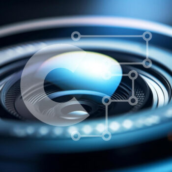 Intra Συλλεκτικό Ξύλινο Παζλ Plywood  4mm - Κοντινό πλάνο ενός φακού κάμερας Σε Ξύλινο Κουτί - Διαστάσεις Puzzle: 10x10 cm – 25 κομμάτια - Image 1