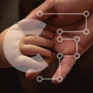 Intra Συλλεκτικό Ξύλινο Παζλ Plywood  4mm - Τρυφερή στιγμή ανάμεσα στα χέρια γονέα και παιδιού Σε Ξύλινο Κουτί - Διαστάσεις Puzzle: 10x10 cm – 25 κομμάτια