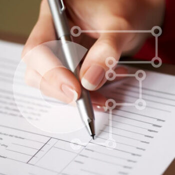 Intra Συλλεκτικό Ξύλινο Παζλ Plywood  4mm - Κοντινό πλάνο γραφής με το χέρι σε έγγραφο Σε Ξύλινο Κουτί - Διαστάσεις Puzzle: 10x10 cm – 25 κομμάτια - Image 1