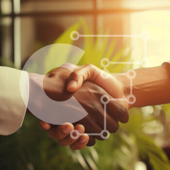 Intra Συλλεκτικό Ξύλινο Παζλ Plywood  4mm - Συμβολική Συμφωνία Χειραψίας Σε Ξύλινο Κουτί - Διαστάσεις Puzzle: 10x10 cm – 25 κομμάτια - Image 1