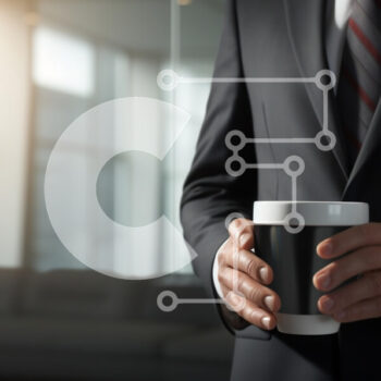 Intra Συλλεκτικό Ξύλινο Παζλ Plywood  4mm - Επιχειρηματίας που κρατά το φλιτζάνι καφέ στο σύγχρονο γραφείο Σε Ξύλινο Κουτί - Διαστάσεις Puzzle: 10x10 cm – 25 κομμάτια - Image 1