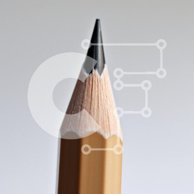 Intra Συλλεκτικό Ξύλινο Παζλ Plywood  4mm - Κοντινό πλάνο ενός ακονισμένου μολυβιού Σε Ξύλινο Κουτί - Διαστάσεις: 10x10 cm – 25 κομμάτια - Image 1