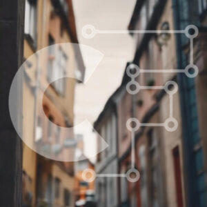 Intra Συλλεκτικό Ξύλινο Παζλ Plywood  4mm - Γοητευτικό λιθόστρωτο δρόμο με πολύχρωμα κτίρια Σε Ξύλινο Κουτί - Διαστάσεις Puzzle: 10x10 cm – 25 κομμάτια