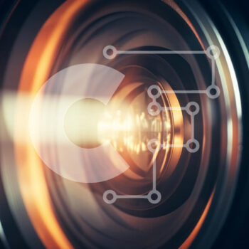 Intra Συλλεκτικό Ξύλινο Παζλ Plywood  4mm - Κοντινό πλάνο φακού κάμερας με αντανάκλαση φωτός Σε Ξύλινο Κουτί - Διαστάσεις Puzzle: 10x10 cm – 25 κομμάτια - Image 1