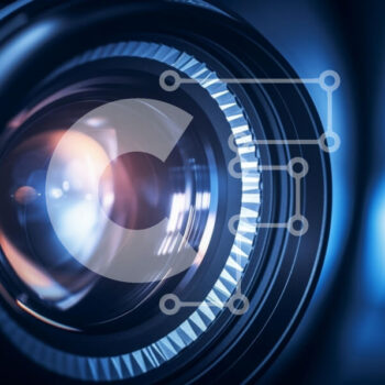 Intra Συλλεκτικό Ξύλινο Παζλ Plywood  4mm - Κοντινό πλάνο ενός φακού κάμερας Σε Ξύλινο Κουτί - Διαστάσεις Puzzle: 10x10 cm – 25 κομμάτια - Image 1