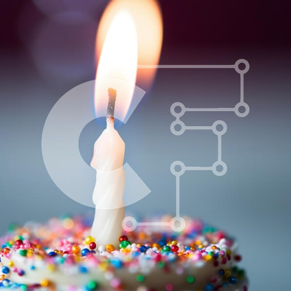 Intra Συλλεκτικό Ξύλινο Παζλ Plywood  4mm - Κερί γενεθλίων σε cupcake με ψεκασμούς Σε Ξύλινο Κουτί - Διαστάσεις: 10x10 cm – 25 κομμάτια