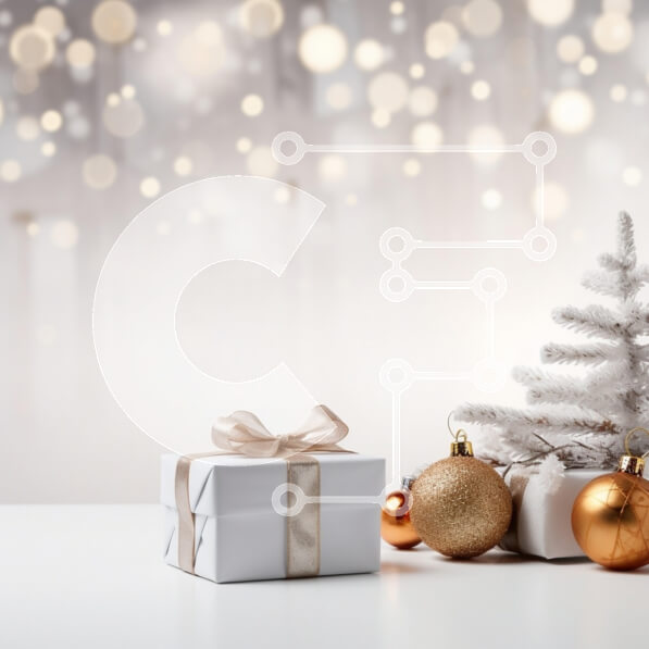 Intra Συλλεκτικό Ξύλινο Παζλ Plywood  4mm - Εορταστική σκηνή διακοπών με κουτί δώρου και χριστουγεννιάτικο δέντρο Σε Ξύλινο Κουτί - Διαστάσεις: 10x10 cm – 25 κομμάτια