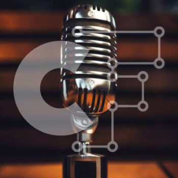 Intra Συλλεκτικό Ξύλινο Παζλ Plywood  4mm - Vintage μικρόφωνο σε ξύλινο τραπέζι Σε Ξύλινο Κουτί - Διαστάσεις: 10x10 cm – 25 κομμάτια - Image 1