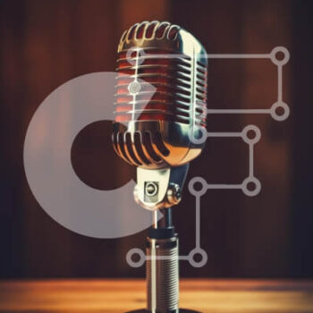 Intra Συλλεκτικό Ξύλινο Παζλ Plywood  4mm - Vintage μικρόφωνο σε ξύλινο τραπέζι με ζεστό φωτισμό Σε Ξύλινο Κουτί - Διαστάσεις: 10x10 cm – 25 κομμάτια - Image 1