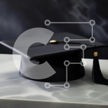 Intra Συλλεκτικό Ξύλινο Παζλ Plywood  4mm - Μαύρο καπάκι αποφοίτησης σε μαρμάρινη επιφάνεια Σε Ξύλινο Κουτί - Διαστάσεις Puzzle: 10x10 cm – 25 κομμάτια - Image 1