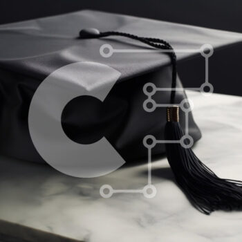 Intra Συλλεκτικό Ξύλινο Παζλ Plywood  4mm - Μαύρο καπάκι αποφοίτησης σε μαρμάρινη επιφάνεια Σε Ξύλινο Κουτί - Διαστάσεις Puzzle: 10x10 cm – 25 κομμάτια - Image 1