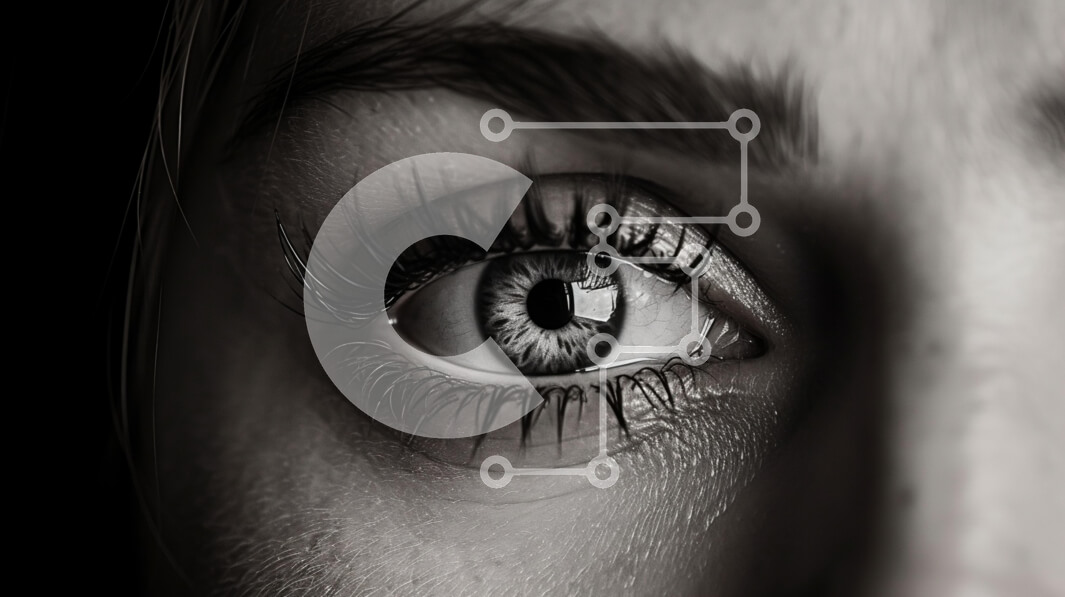 Intra Συλλεκτικό Ξύλινο Παζλ Plywood  4mm - Κοντινό πλάνο ενός ανθρώπινου ματιού Σε Ξύλινο Κουτί - Διαστάσεις Puzzle: 10x10 cm – 25 κομμάτια