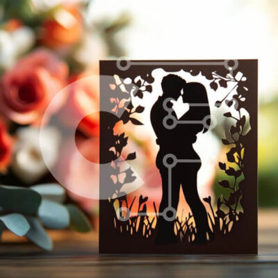 Intra Συλλεκτικό Ξύλινο Παζλ Plywood  4mm - Σιλουέτα ενός ζευγαριού που φιλιέται σε λουλουδάτο σχέδιο Σε Ξύλινο Κουτί - Διαστάσεις Puzzle: 10x10 cm – 25 κομμάτια - Image 1