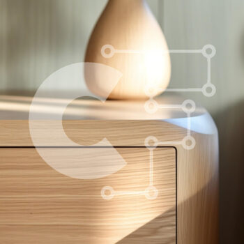 Intra Συλλεκτικό Ξύλινο Παζλ Plywood  4mm - Κοντινό πλάνο ενός ξύλινου κομοδίνου με βάζο Σε Ξύλινο Κουτί - Διαστάσεις Puzzle: 10x10 cm – 25 κομμάτια - Image 1