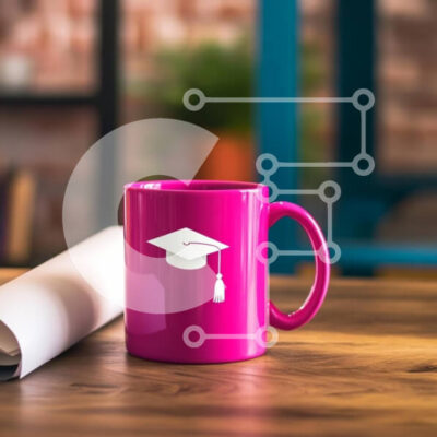 Intra Συλλεκτικό Ξύλινο Παζλ Plywood  4mm - Ροζ κούπα αποφοίτησης σε ξύλινο τραπέζι Σε Ξύλινο Κουτί - Διαστάσεις: 10x10 cm – 25 κομμάτια - Image 1