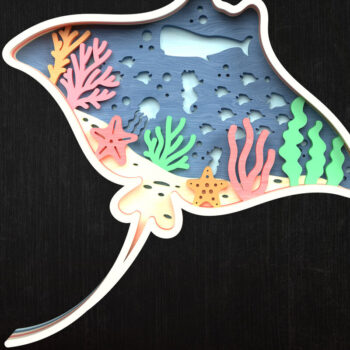 Intra απο ξύλο plywood 3mm-4mm πάχος Τρισδιάστατη σκηνή ωκεανού Manta Ray Δίασταση 8x8 cm INTRAFABR-119952385 - Image 1