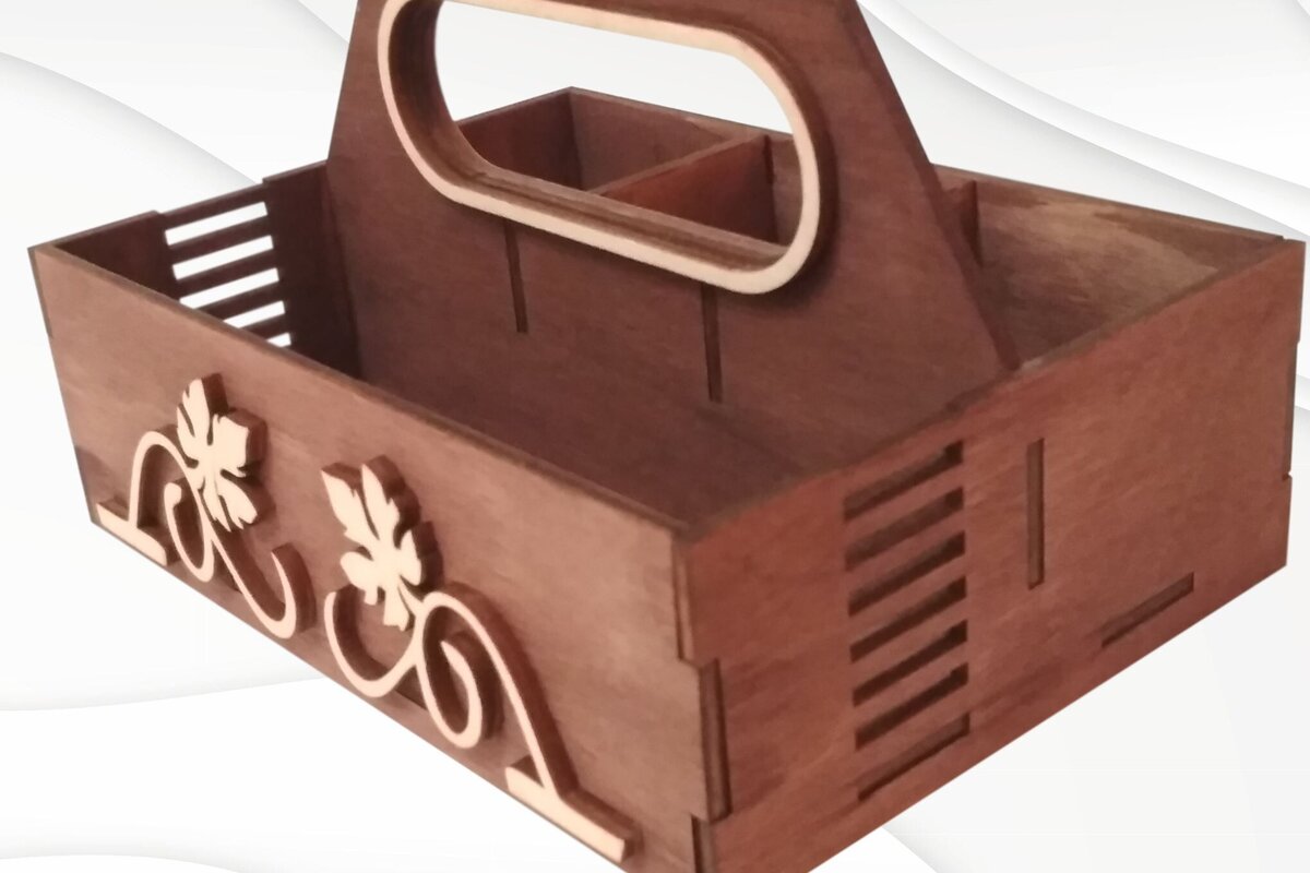 Intra απο ξύλο plywood 3mm-4mm πάχος κοπής με λέιζερ έτοιμο για χρήση σε καλάθι για πικνίκ. Δίασταση 15x15 cm INTRAFABR-82569356