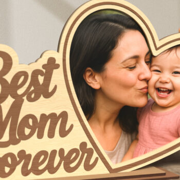 Intra απο ξύλο plywood 3mm-4mm πάχος Best Mom Forever – Heart Frame Δίασταση 20x30 cm INTRAFABR-120588568 - Image 1