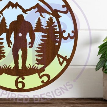 Intra απο ξύλο plywood 3mm-4mm πάχος κοπής με λέιζερ Bigfoot, Yeti Wall Clock Δίασταση 8x8 cm INTRAFABR-110539419 - Image 1