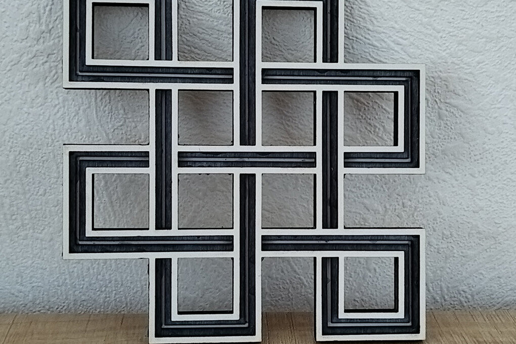 Intra απο ξύλο plywood 3mm-4mm πάχος Κέλτικο ρομβοειδές στολίδι Δίασταση 8x8 cm INTRAFABR-113432466 - Image 1