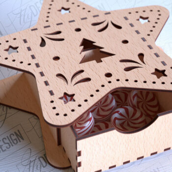 Intra απο ξύλο plywood 3mm-4mm πάχος Χριστουγεννιάτικο κουτί | CNC Δίασταση 15x15 cm INTRAFABR-86166943 - Image 1