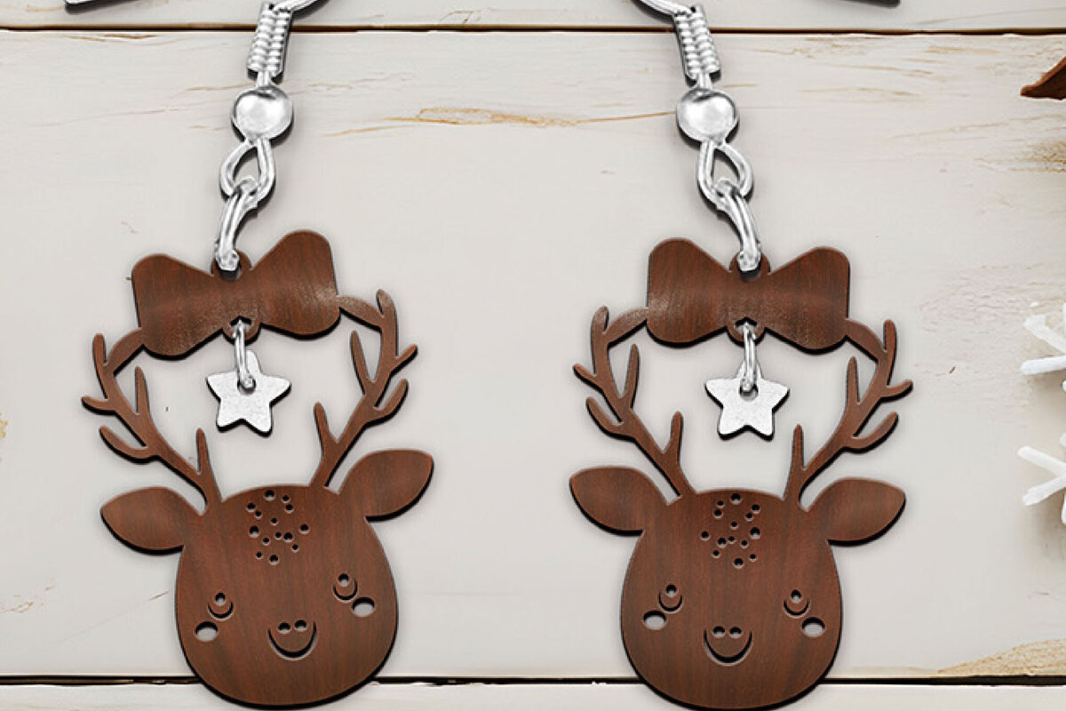 Intra απο ξύλο plywood 3mm-4mm πάχος Χριστουγεννιάτικα σκουλαρίκια κομμένα με λέιζερ κεφάλι ελαφιού. Δίασταση 4x4 cm INTRAFABR-107624264