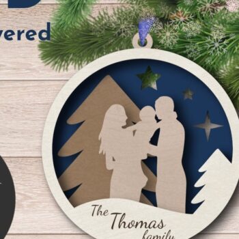 Intra απο ξύλο plywood 3mm-4mm πάχος Χριστουγεννιάτικο Στολίδι , Family Δίασταση 8x8 cm INTRAFABR-37365886 - Image 1