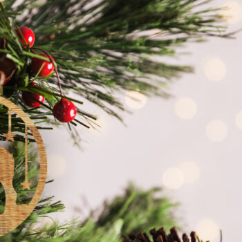 Intra απο ξύλο plywood 3mm-4mm πάχος - Στολίδι Χριστουγεννιάτικου Δέντρου με Laser Cut  Δίασταση 6x6 cm INTRAFABR-48618023 - Image 1