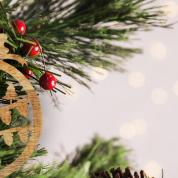 Intra απο ξύλο plywood 3mm-4mm πάχος - Στολίδι Χριστουγεννιάτικου Δέντρου με Laser Cut  Δίασταση 6x6 cm INTRAFABR-48800342 - Image 1